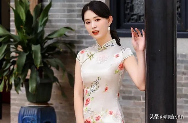 人像摄影中，你认为旗袍与汉服哪个更能拍出中国女人的韵味？你喜欢拍哪一种服装？