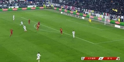 尤文1-0罗马，C罗1分钟连失2必进球气得直踹门柱，赛后罕见低分，你怎么看？