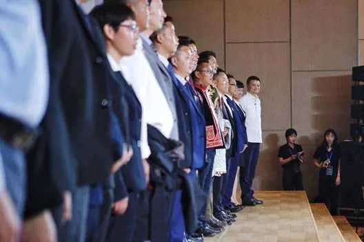 2019乡村教师颁奖典礼马云说乡村教育的关键在校长,你怎么看?