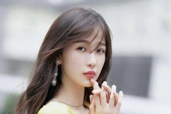 《青春有你2》第一次排名，虞书欣第一，她有哪些吸引人的地方？