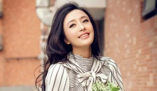 网友夸赞秦岚三观正确,她都有怎样的感情史?