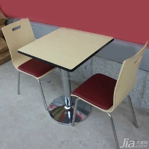 快餐桌椅贵么      快餐桌椅价格介绍