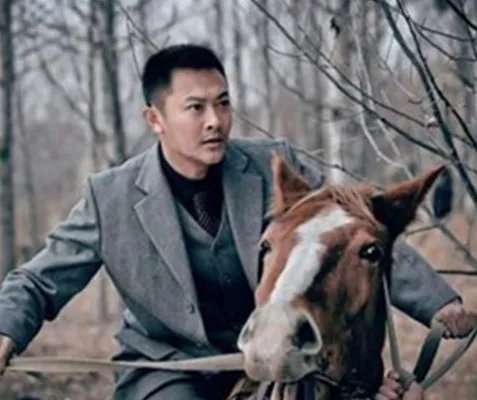 印小天和曹颖激吻照怎么回事？ 双方回应各不同