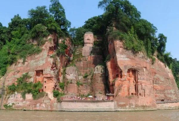 乐山大佛被洪水淹没脚趾，关注度为何这么高？