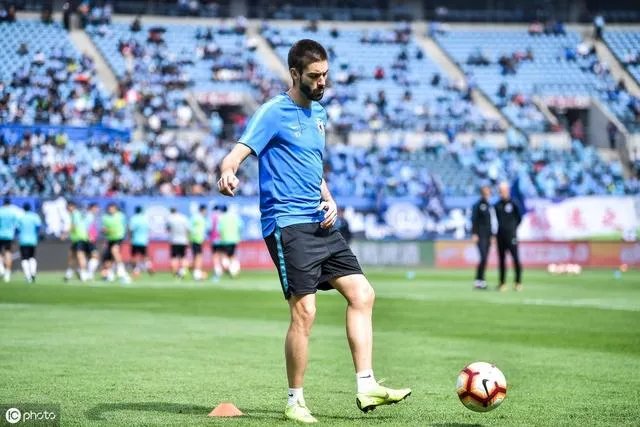 大连一方门将爆料卡拉斯科归队消极怠工，训练中一动不动，你怎么看？