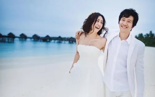 活在仙山上的郑钧,为何却娶了如此“俗气”的刘芸?