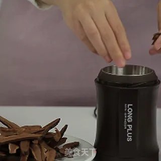 养生壶萃取灵芝茶