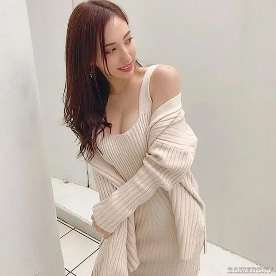 蜂腰翘臀身材傲人 日美混血美女朝比パメラ