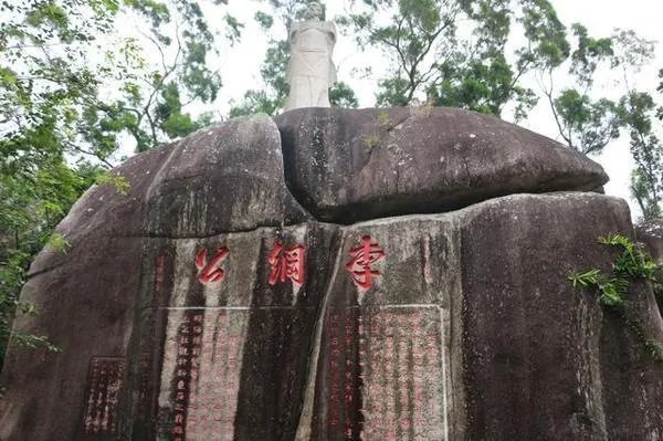 为什么是“东山再起”，而不是“西山”或“南山”？