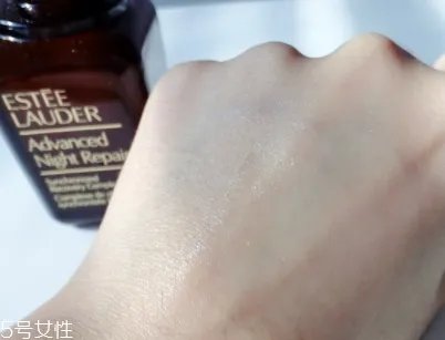 雅诗兰黛精华和眼霜怎么用？其实是有先后顺序的