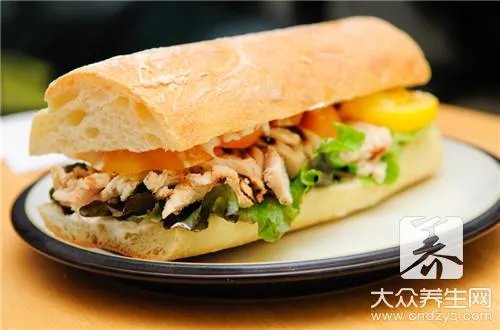 冰激凌三明治怎么做呢？