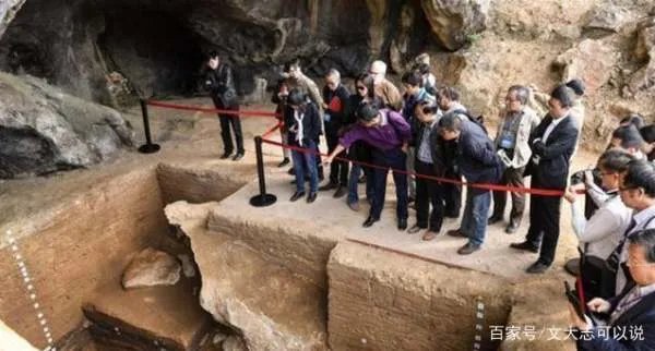 千年古墓有9条盗洞，文物却一件也没丢，专家打开石棺后发现了什么？