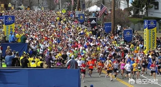 绿军落后22分，球迷们全场站起来为球队打气，怎么评价波士顿球迷？