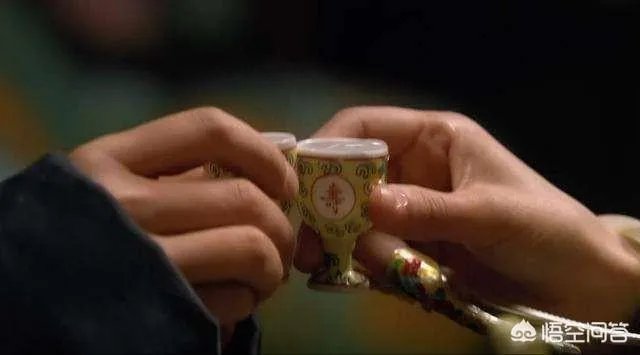 《甄嬛传》中，沈眉庄是怎么就突然爱上了温实初，还吃了甄嬛的醋？