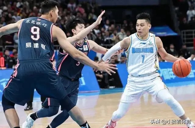 双大外的北京队不是说尽显内线威力了吗?怎么还是惨败呢?