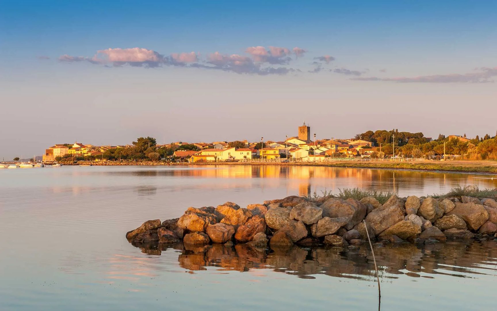 桌面壁纸，欧美风的。要的简单点的，不要非主流的！！！