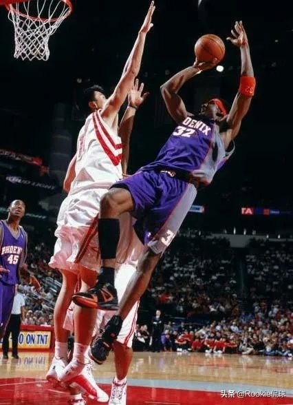 抢走姚明最佳新秀的小斯加盟福建男篮，他能和王哲林联手拿下总冠军吗？