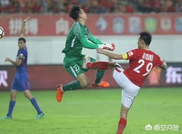 郜林“飞踹”好友李帅私密部位，你如何看这个动作？