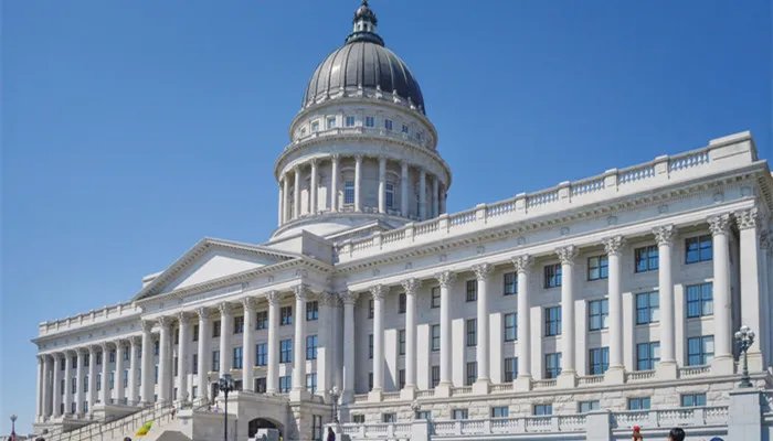 罗斯福就任美国总统的时间是