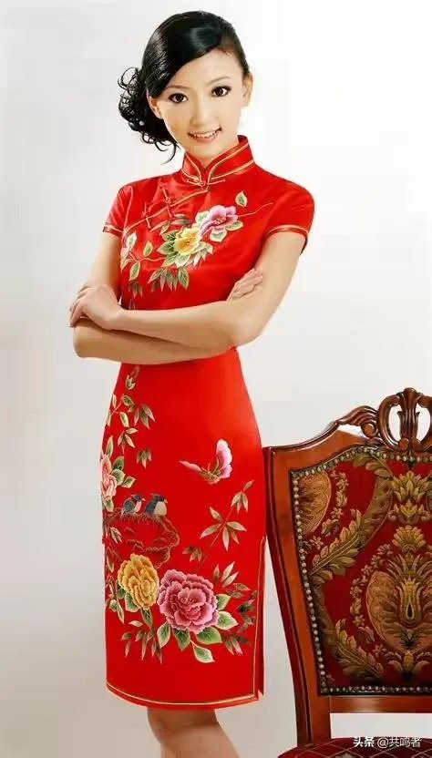 人像摄影中，你认为旗袍与汉服哪个更能拍出中国女人的韵味？你喜欢拍哪一种服装？