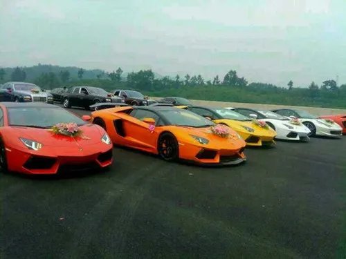 最牛的婚礼车队图片 婚礼车队价格大全