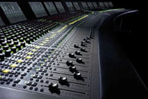 完美适应不同耳型 自动充气式耳塞展示