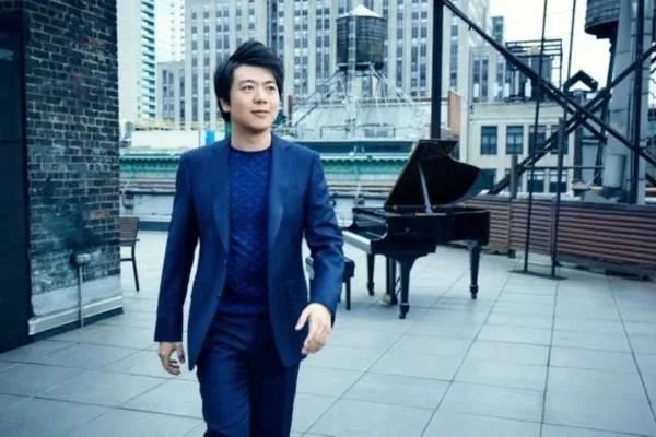 朗朗因没帮老婆拿行李被网友吐槽，一个完美老公应该做到什么？