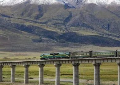 为了感受沿途美景而下车擦窗，这个行为真的是合适吗？