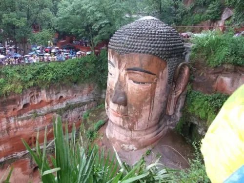 四川乐山大佛脚趾被淹，大佛洗脚传说有何科学依据？