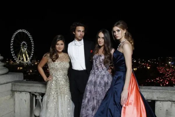 对于上海名媛群女孩的回应,你表示认可吗?