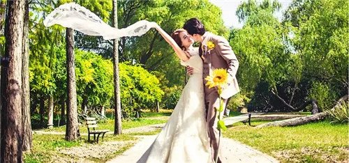 济南婚纱照哪家好 济南拍婚纱照都有哪些优惠