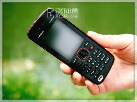 购机送大礼包 诺基亚5220促销价240元