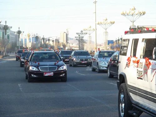 最牛的婚礼车队图片 婚礼车队价格大全