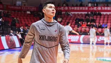 中国男篮身披23号战袍的球员是谁？