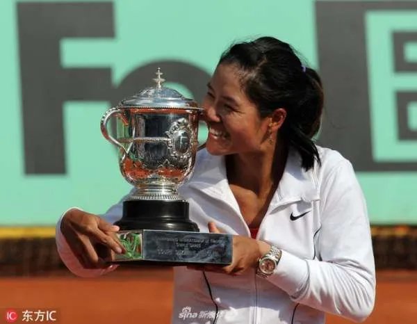 李娜大满贯了,大满贯是获得哪几个冠军才称大满贯?