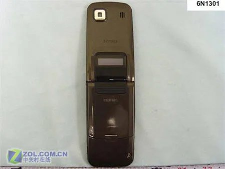 待机1000通话10小时 飞利浦9@9r酷似V3