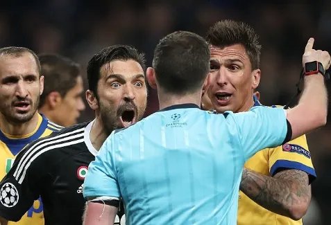 欧足联为什么对布冯启动指控程序？