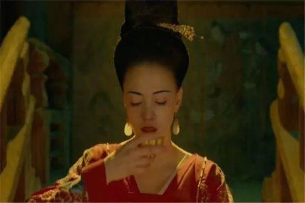 李白与杨贵妃的历史故事 他俩有私情吗是什么关系