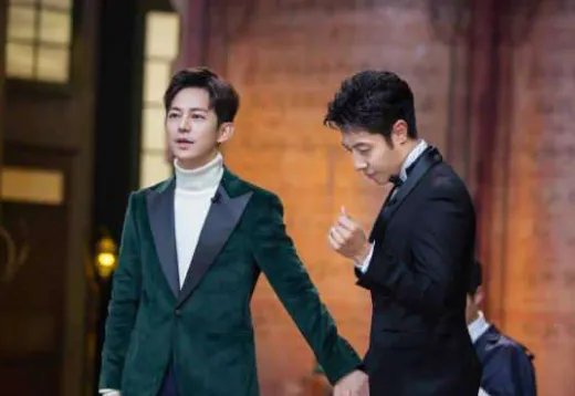 撒贝宁升级当爸爸，何炅提着礼物去看孩子，撒贝宁当时是怎么做的？