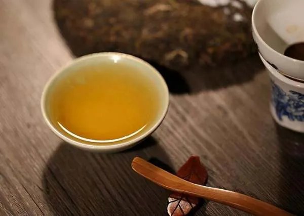 杀青是制茶工艺中很重要的一步，杀青的作用是什么？