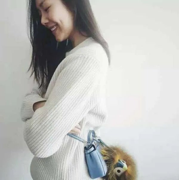 为什么大家都很喜欢刘雯和崔始源这对cp？