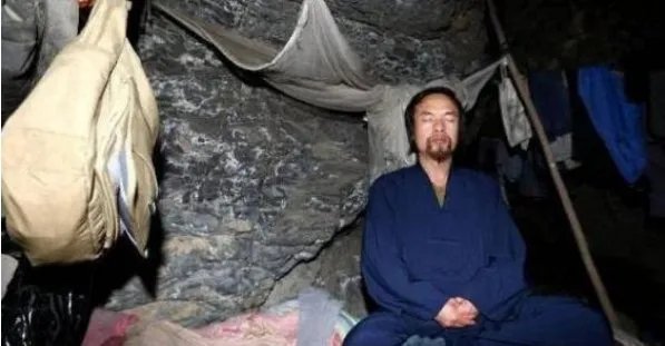 小伙创业失败破产后躲进深山，自给自足20多年不敢出山，后来怎样？