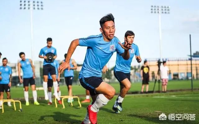 对于足协宣布对申花新星周俊辰因禁赛一年的处罚,你觉得足协的处罚是否过重?