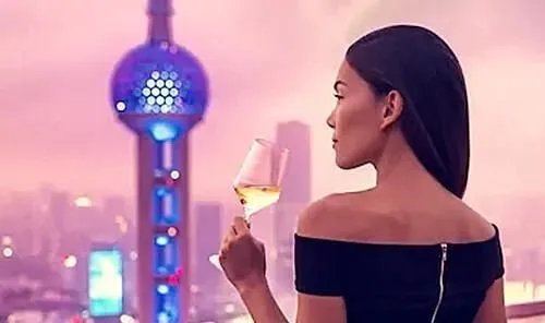 对于上海名媛群女孩的回应，你表示认可吗？