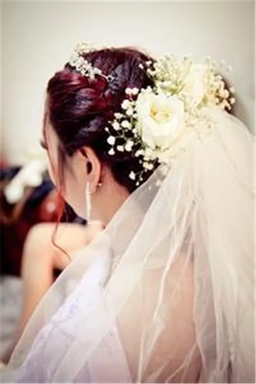 哈尔滨新娘化妆多少钱 优秀的化妆师应该具备哪些