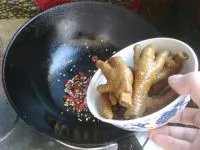麻辣卤鸡爪的做法