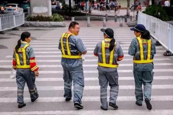 黄磊曾经骂哭过谢娜，说她“肤浅”，女生文化低一点会被别人嘲笑吗？