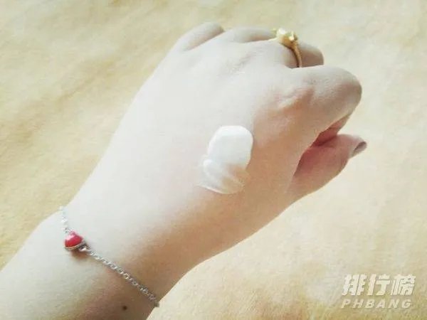 丸美眼霜哪款最好用_好用的丸美眼霜系列推荐