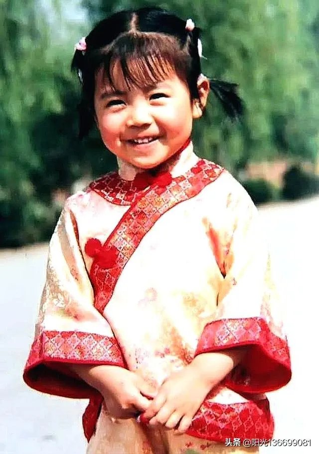 人像摄影中，你认为旗袍与汉服哪个更能拍出中国女人的韵味？你喜欢拍哪一种服装？