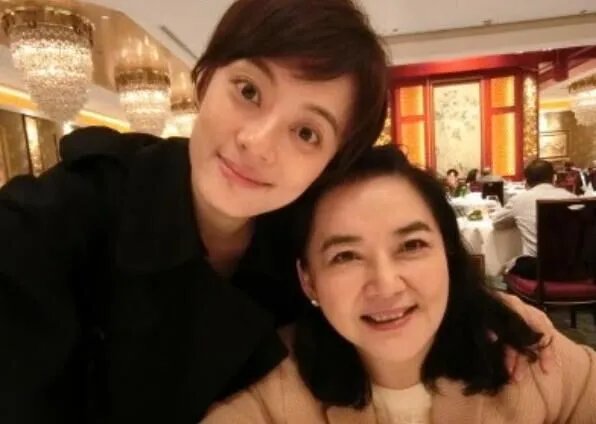 胡慧中和孙俪什么关系   原来“娘娘”也是星二代